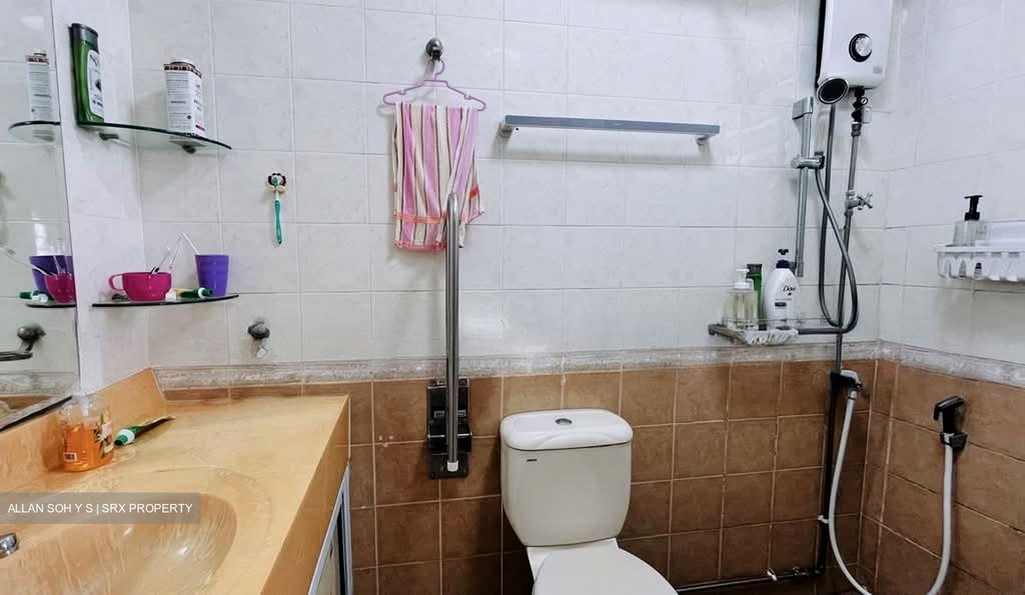Blk 201B Compassvale South Gate (Sengkang), HDB 5 Rooms #575494421